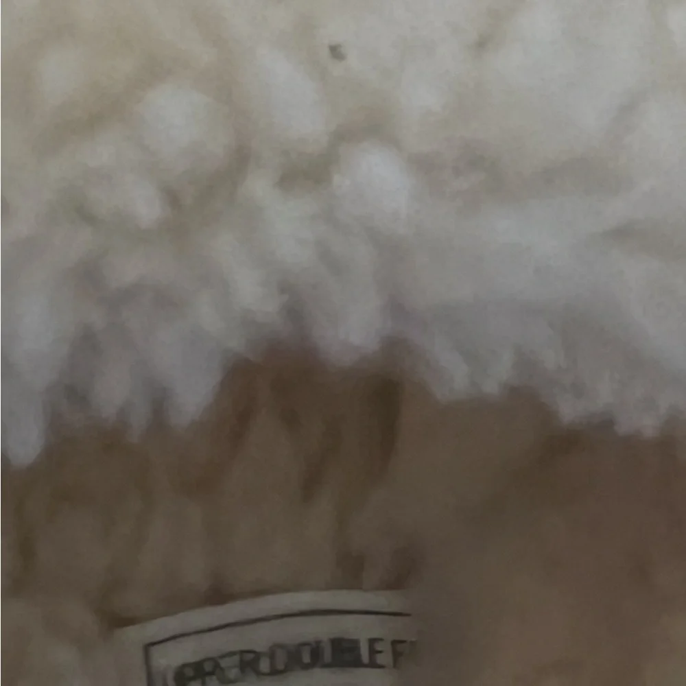 UGG Slipper/Slide Sheepskin Insole. Size M - Picture 9 of 9